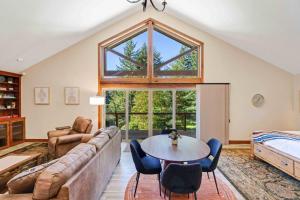 Postel nebo postele na pokoji v ubytování Octagon and Guest House