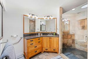 Koupelna v ubytování Octagon and Guest House + 104 fotografií