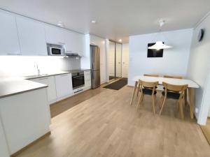 Køkken eller tekøkken på Central Apartment for 4 with Sauna