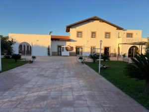 Budova, kde se farma nachází