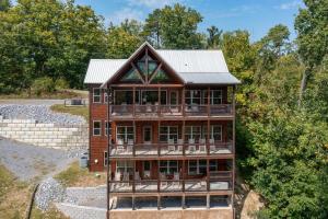 una vista aérea de una casa en Majestic View, en Williamsburg
