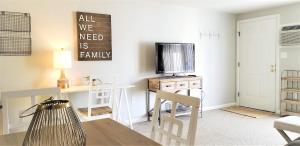 Η κουζίνα ή μικρή κουζίνα στο Modern & Stylish Furnished 1 Bed 1 Bath