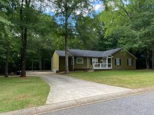 Το κτήριο όπου στεγάζεται  η παραθεριστική κατοικία