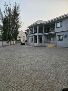 Το κτήριο όπου στεγάζεται  το διαμέρισμα