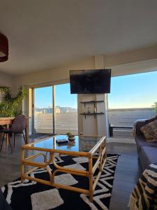 Et tv og/eller underholdning på Panorama Sea and Mountain Views