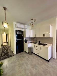 Φωτογραφία από το άλμπουμ του groove sokhna σε Αΐν Σούχνα