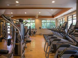 Fitnesscentret og/eller fitnessfaciliteterne på Kaanapali Alii 2 Bedroom Partial Ocean View + 195 billeder