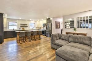 Kuchyň nebo kuchyňský kout v ubytování Hot Tub Pool & Pond - Catskills Family Escape