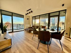 Posezení v ubytování EASY RENT- Szeligowskiego 211 Chodźki Residence, 24h Check-in + 32 fotografií