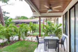 Κήπος έξω από το Nosara Beach Cabins