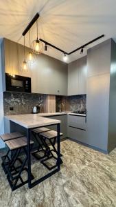 Kuchyň nebo kuchyňský kout v ubytování 1bd Apartment in Sanville Park - 2 floor 013