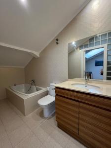 Ένα μπάνιο στο APARTAMENTOs URDAIBAI 6 +17 φωτογραφίες