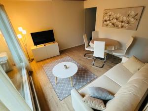 TV a/nebo společenská místnost v ubytování The Zen Den Rokua