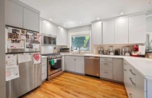 Η κουζίνα ή μικρή κουζίνα στο Stylish Jackson Retreat Close to Trails and Town