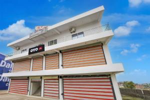 Το κτήριο όπου στεγάζεται  το ξενοδοχείο +21 φωτογραφίες