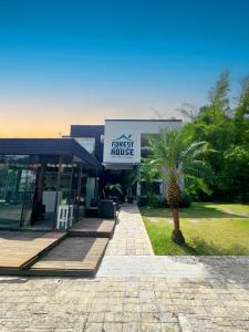 Budova, kde se hostel nachází + 14 fotografií