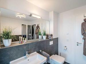 Koupelna v ubytování Holiday home in Olpenitz with sauna + 24 fotografií