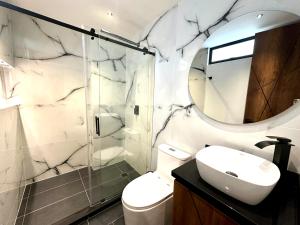 Ένα μπάνιο στο Rooca Urban