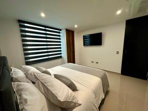 Μια τηλεόραση ή/και κέντρο ψυχαγωγίας στο Rooca Urban