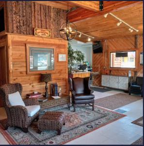 Χώρος καθιστικού στο Lone Eagle Lodge