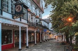 Το κτήριο όπου στεγάζεται  το διαμέρισμα