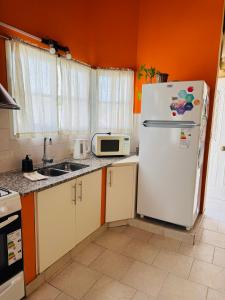 Kuchyň nebo kuchyňský kout v ubytování Departamento Centro RIOyMAR + 2 fotografie