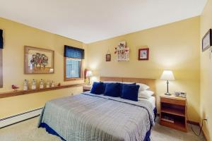 Ένα ή περισσότερα κρεβάτια σε δωμάτιο στο Kettle Brook A6