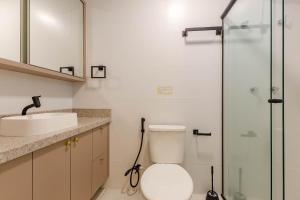 Koupelna v ubytování Apto Charmoso e Bem Localizado em Bombas + 14 fotografií