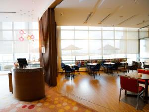 Μια τηλεόραση ή/και κέντρο ψυχαγωγίας στο Mercure Kuala Lumpur Shaw Parade