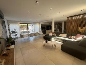 Et tv og/eller underholdning på Jolie villa contemporaine