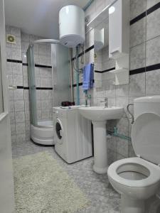 Ένα μπάνιο στο M CityLux Doboj