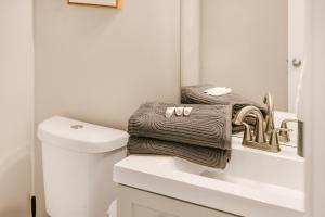 Fotografie z fotogalerie ubytování Unique Family Friendly Home In Downtown With Game Room v destinaci Vancouver