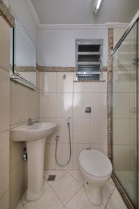 Ένα μπάνιο στο Hotel Macabu