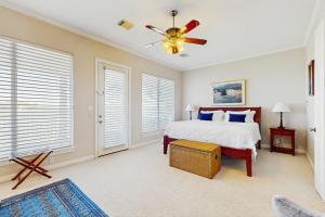 Postel nebo postele na pokoji v ubytování Breeze Getaway