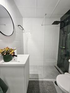 Phòng tắm tại Puerto Rico Corner