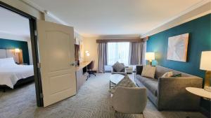 Ένα ή περισσότερα κρεβάτια σε δωμάτιο στο Holiday Inn Macon North by IHG +36 φωτογραφίες