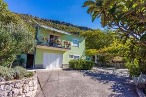 Nespecifikovaný výhled na hory nebo výhled na hory při pohledu z apartmánu