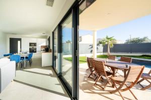 Bazén v ubytování Maison détente Ambiance cosy près d'Arles Nîmes nebo v jeho okolí