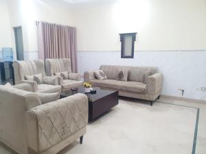 Χώρος καθιστικού στο Serenity 3-Bedrooms Upper Portion In Bahria Town
