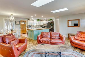 Kuchyň nebo kuchyňský kout v ubytování Serene Getaway with Trail Access in Chester Springs