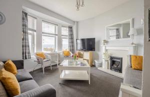 Posezení v ubytování Cumbrae View Apartment Largs