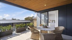 Φωτογραφία από το άλμπουμ του Echoes - Luxury Home Beach Views Walk to Cafes σε Woolgoolga