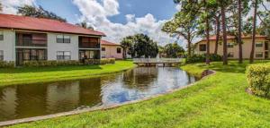 ブレーデントンにあるAmi, 2 Heated Pools, Img, 2 Hot Tubs, Pickleballの建物前の川付きの家