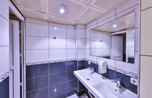 Koupelna v ubytování Gökçe Pansiyon - Only men