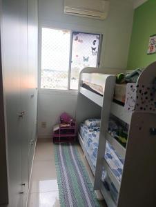 Palanda nebo palandy na pokoji v ubytování Apto no condomínio Mirante do Lago COP 30 + 4 fotografie