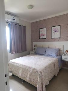 Postel nebo postele na pokoji v ubytování Apto no condomínio Mirante do Lago COP 30