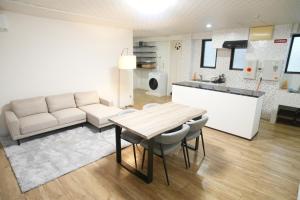 Køkken eller tekøkken på Guest house ENJOY