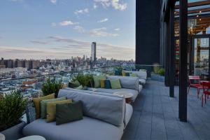 Χώρος καθιστικού στο citizenM New York Bowery