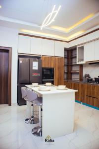 Η κουζίνα ή μικρή κουζίνα στο RGS Luxury Residence