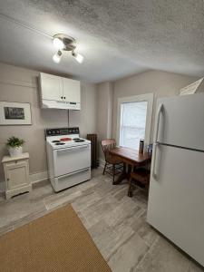 Η κουζίνα ή μικρή κουζίνα στο The Yellow Brick House